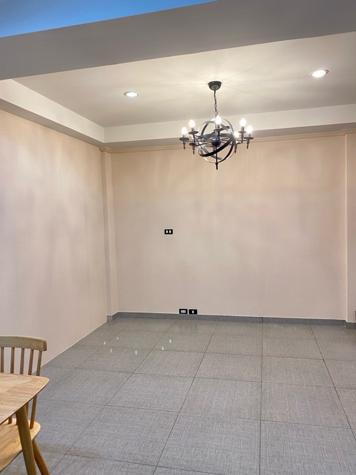 ขายคอนโดบางนา แบริ่ง ลาซาล : ขายคอนโดชั้น 1 มีสวน  2ห้องนอน 58ตร.ม กึ่งกลางรถไฟสามสาย 