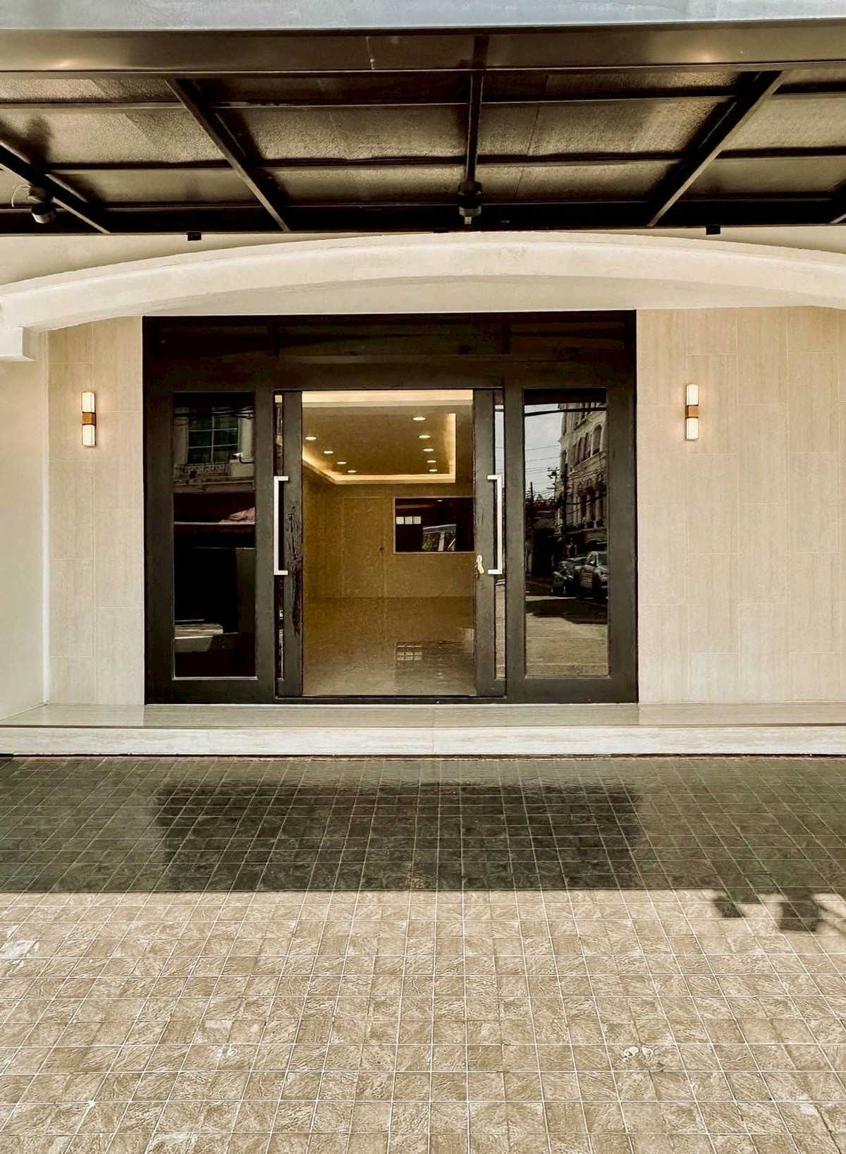 ขายทาวน์โฮมโชคชัย4 ลาดพร้าว71 : ขายบ้านทำเลดี บ้านกลางเมือง พระรามเก้า-ลาดพร้าว ใกล้รถไฟฟ้าสายสีเหลือง สถานีลาดพร้าว 71 ทำเลดีมาก โครงการติดถนนประดิษฐ์มนูญธรรม ไม่ต้องเข้าซอย (ใกล้ Health land ทาวน์อินทาวน์)