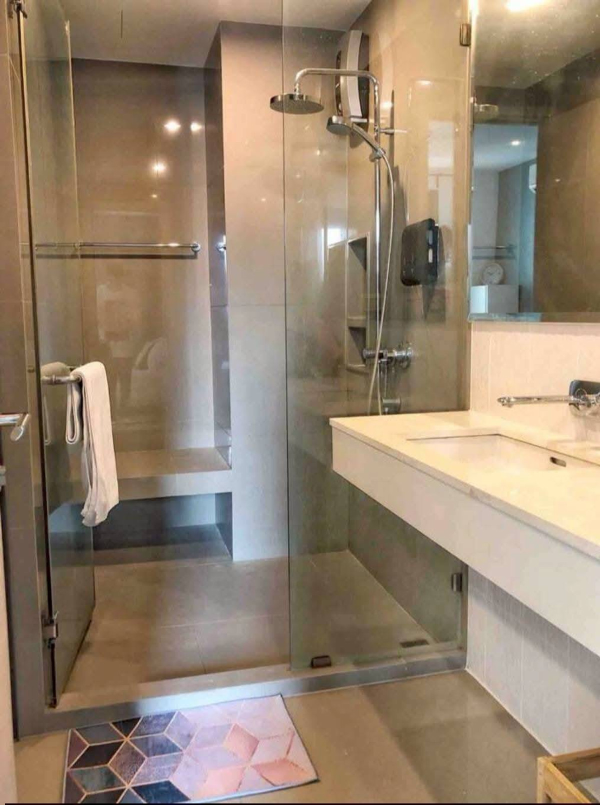 ให้เช่าคอนโดสุขุมวิท อโศก ทองหล่อ : #L241🎉 40469 ให้เช่าคอนโด ริธึ่ม สุขุมวิท 42