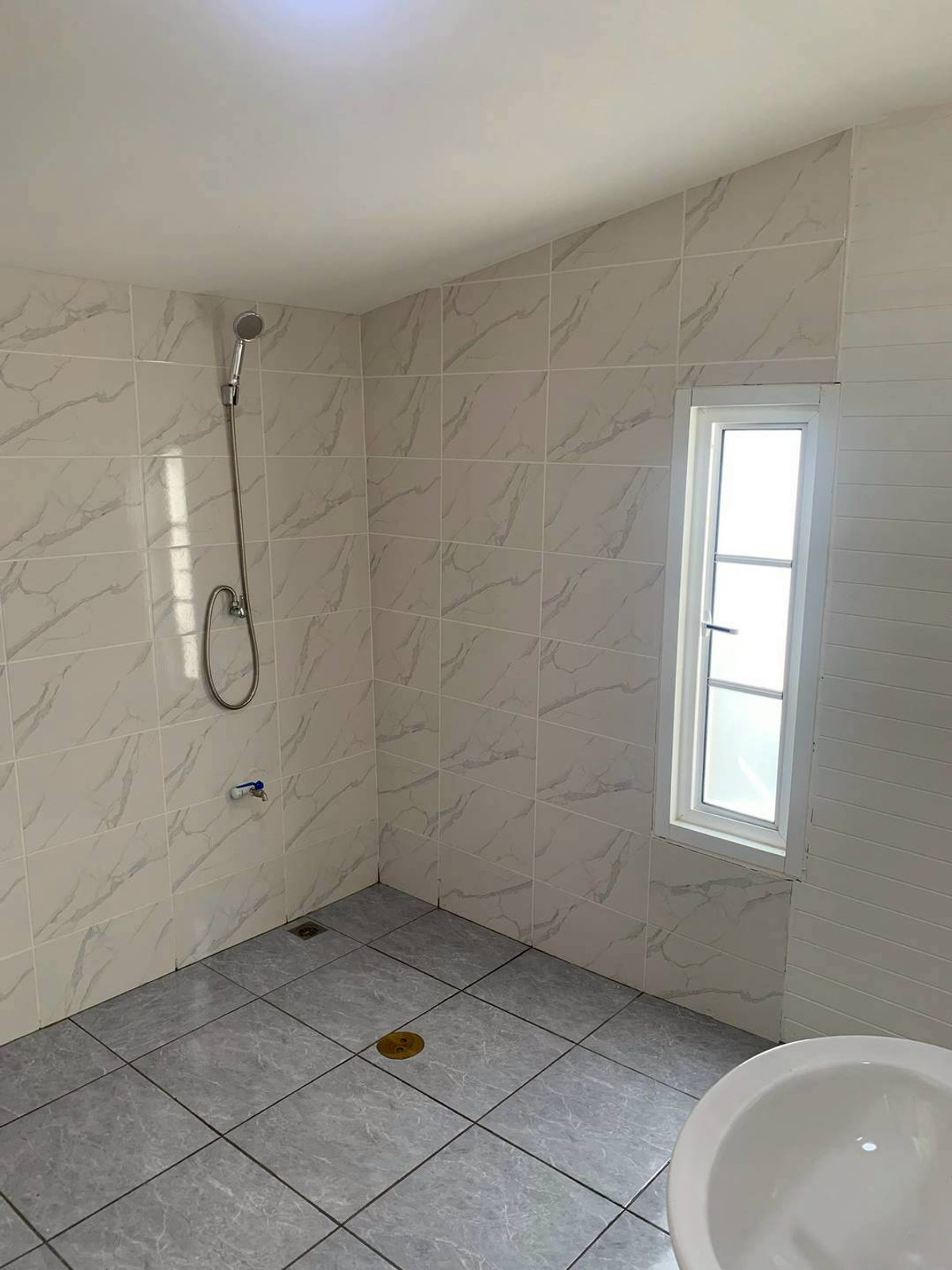 For SaleHouseMin Buri, Romklao : 1-story twin house for sale, area 33 sq m., Chuan Chuen Village, Soi Chuan Chuen 13, Ramkhamhaeng Road 102, Saphan Sung, near Ramkhamhaeng University, NIDA, Top Supermarket, Golden. Place, Sammakorn Place The Mall Bangkapi