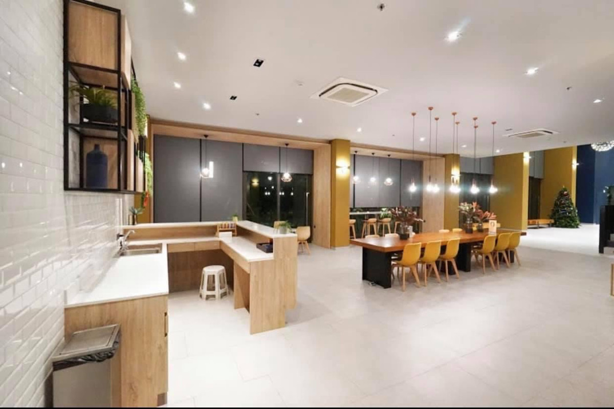 For RentCondoRama9, Petchburi, RCA : For rent Lumpini Suite Phetchaburi - Makkasan, beautiful room exactly as described!  Fully furnished, very good price, ready to move in.