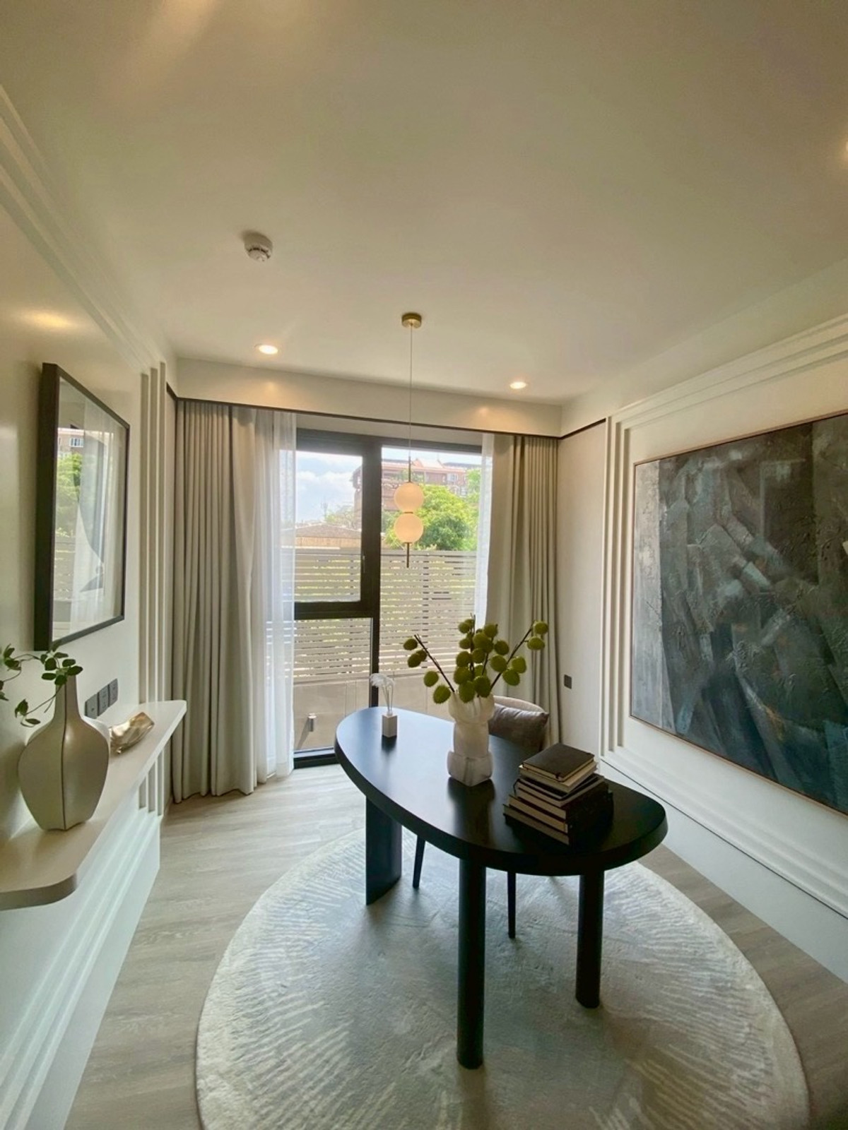 For RentCondoRama9, Petchburi, RCA : pynn soonvijai 3 bedroom ready to move in