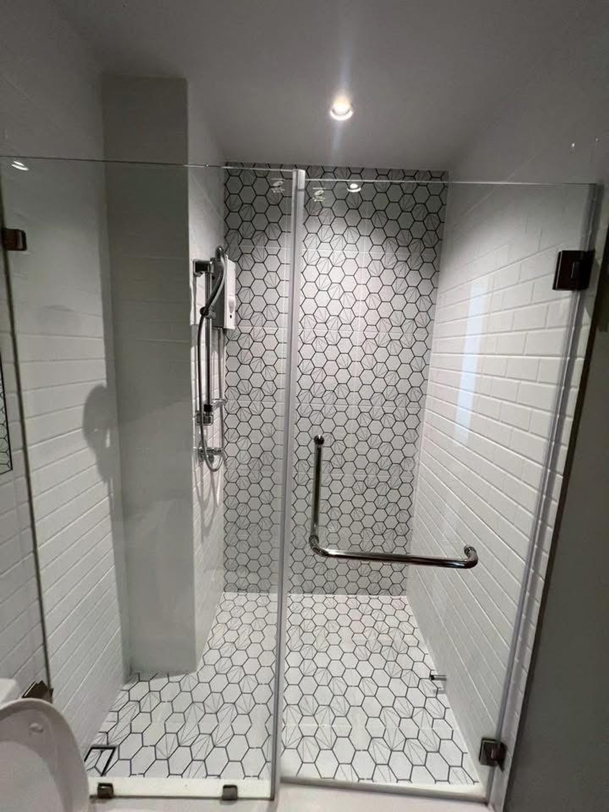 For RentCondoThaphra, Talat Phlu, Wutthakat : 🔥 Best price in the project! Cheapest and best value right now 🔥 🛑 Urgent! Only 12,000 baht/month 🏙 Condo Altitude Unicorn Sathorn–Tha Phra ☑️ Ready to move in | Make an appointment to view immediately.