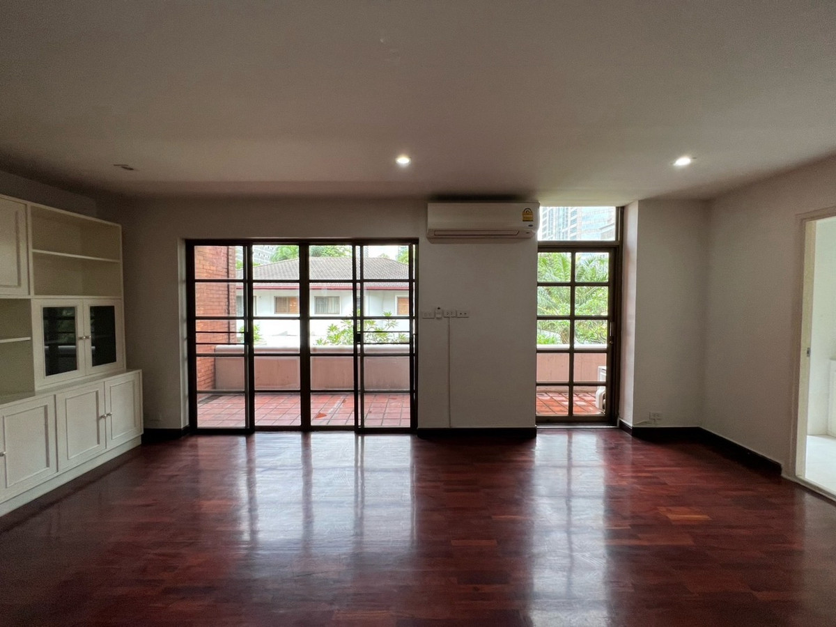 For RentHome OfficeWitthayu, Chidlom, Langsuan, Ploenchit : Home office for rent, Ploenchit • Chidlom, near BTS 950 meters and Lumpini Park / Ratchadamri / One Bangkok project.