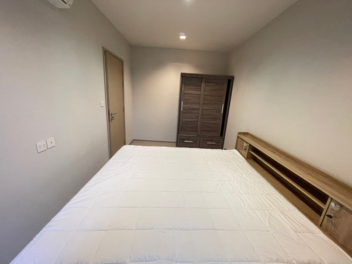 For RentCondoThaphra, Talat Phlu, Wutthakat : Life Sathorn SIerra, beautiful room, size 40 sq m. 1 bedroom Plus, available for rent, please inquire.