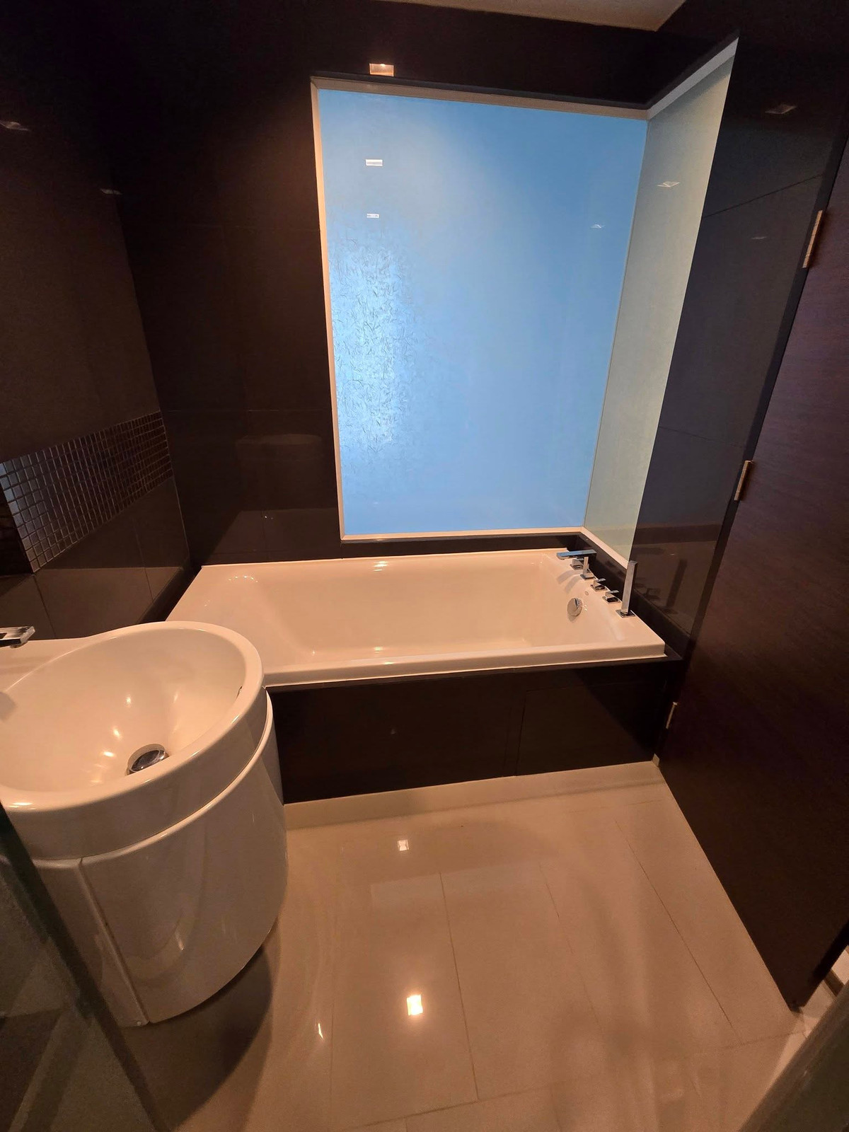 ให้เช่าคอนโดสาทร นราธิวาส : E295 🎉310369 ให้เช่าคอนโด RHYTHM Sathorn