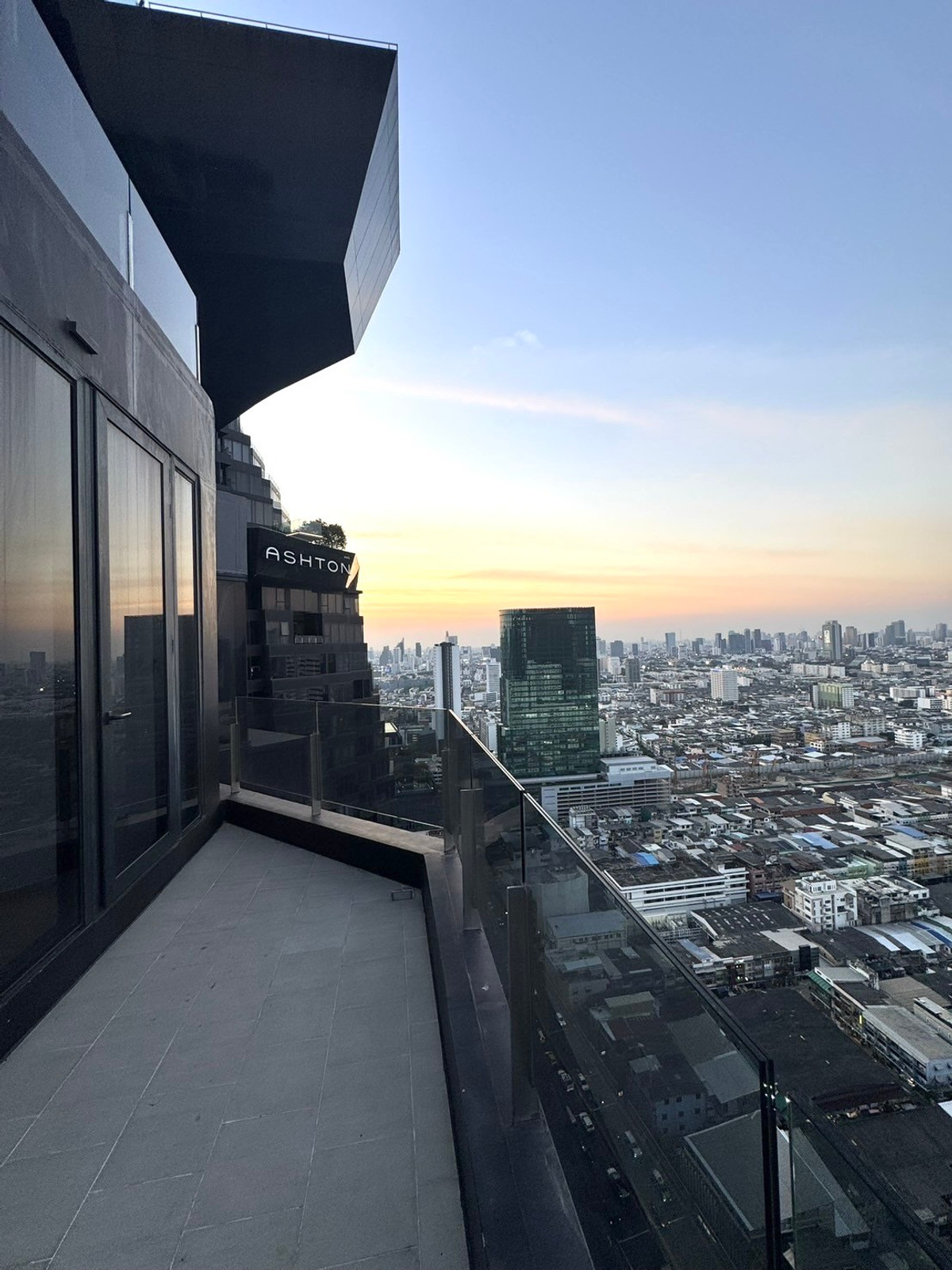 ให้เช่าคอนโดพระราม 9 เพชรบุรีตัดใหม่ RCA : ให้เช่า คอนโด  Ashton Asoke Rama 9  2 ห้องนอน 91 ตร.ม.  ตกแต่งครบ พร้อมเฟอร์นิเจอร์ครบ