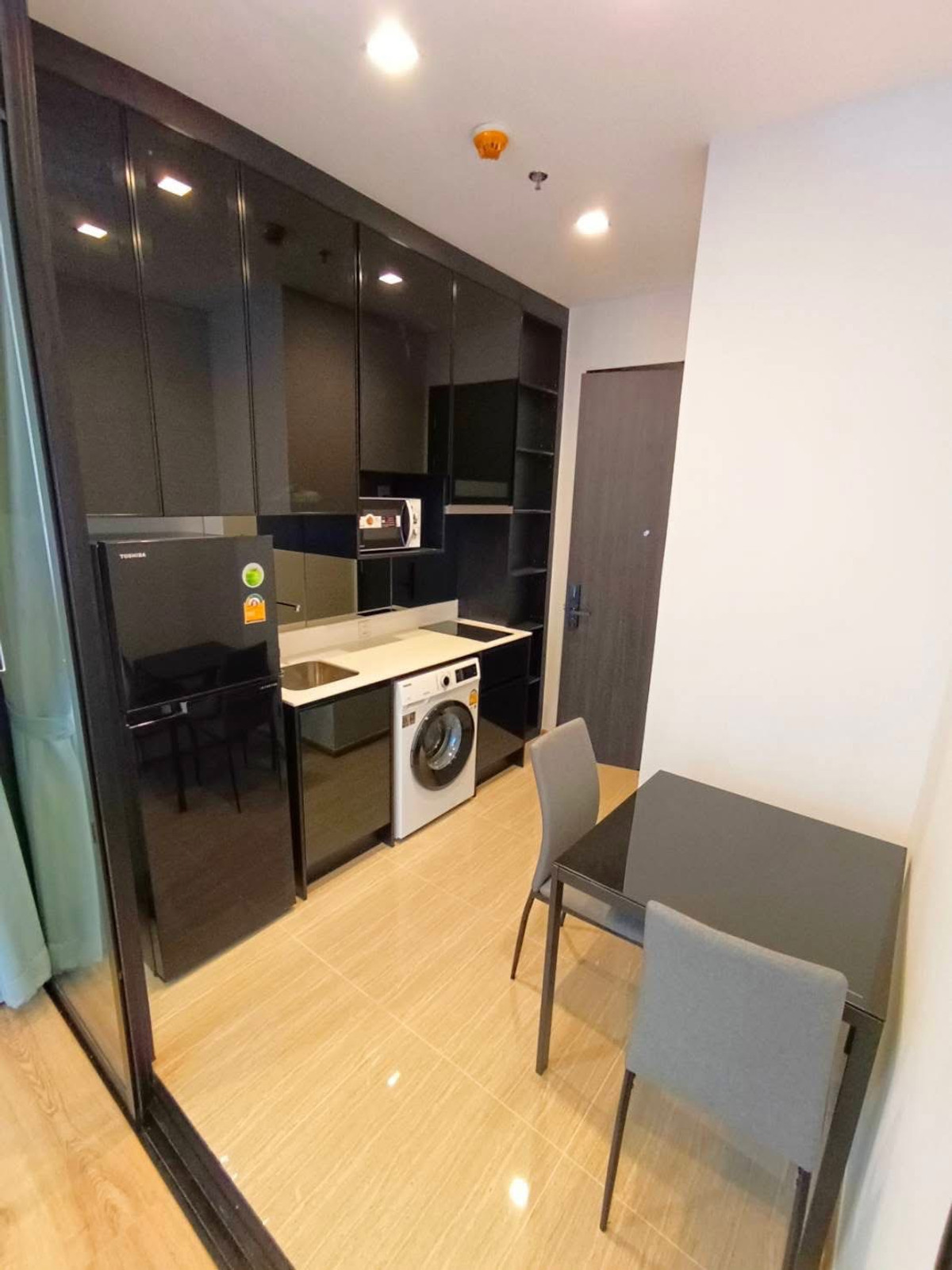 For RentCondoAri,Anusaowaree : [Owner Post] Noble Around Ari for rent, high floor, beautiful view, fully furnished room with Smart Home system | near BTS Ari, only 90 m.! Rare Item level condo in the heart of Ari, answering the needs of city life who fall in love with the charm of this