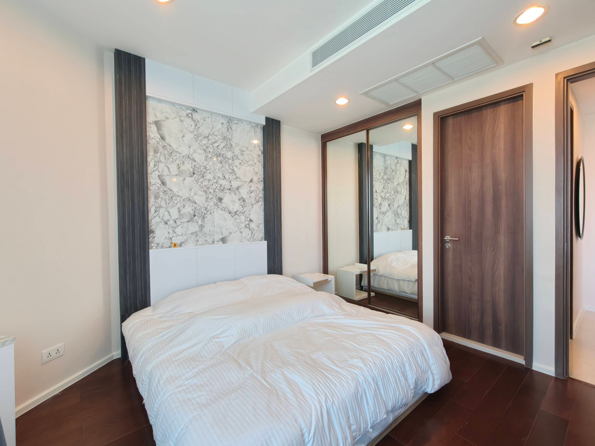 For SaleCondoSathorn, Narathiwat : 🌊 Full view of Chao Phraya Wake up with a view of the river every day 🌅— This room is a Rare Unit, ready to move in. Make an appointment to view at 063-6165390