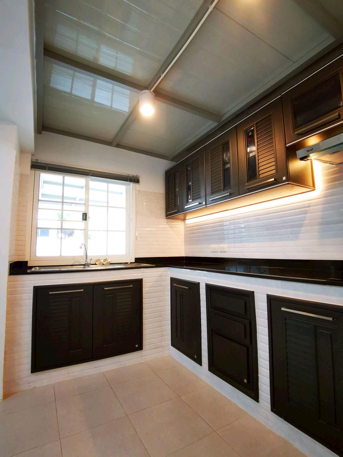 ให้เช่าบ้านรัชดา ห้วยขวาง : บ้านเดี่ยวห้วยขวาง สุทธิสาร รีโนเวท เหมือนปลูกใหม่ 