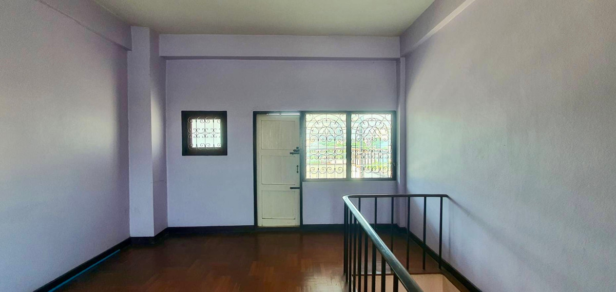 For SaleShop HouseOnnut, Udomsuk : Commercial building, 2 units, Soi Sukhumvit 101/1 / 6 bedrooms (for sale), Commercial Building Sukhumvit 101/1 / 6 Bedrooms (FOR SALE) GNG048