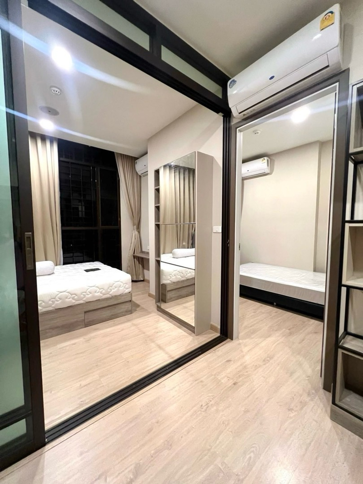 ให้เช่าคอนโดแจ้งวัฒนะ เมืองทอง : คอนโด 2 ห้องนอน ใกล้ ศูนย์ราชการแจ้งวัฒนะ / รถไฟรถไฟฟ้า  ราคาดีมาก 🔥🔥
📍โครงการ : The Cube North แจ้งวัฒนะ 12 
🚝 ใกล้ : MRT สถานีแจ้งวัฒนะ 14 เพียง 350 เมตร
💵 ราคาเช่า : 11,500 บาท / เดือน