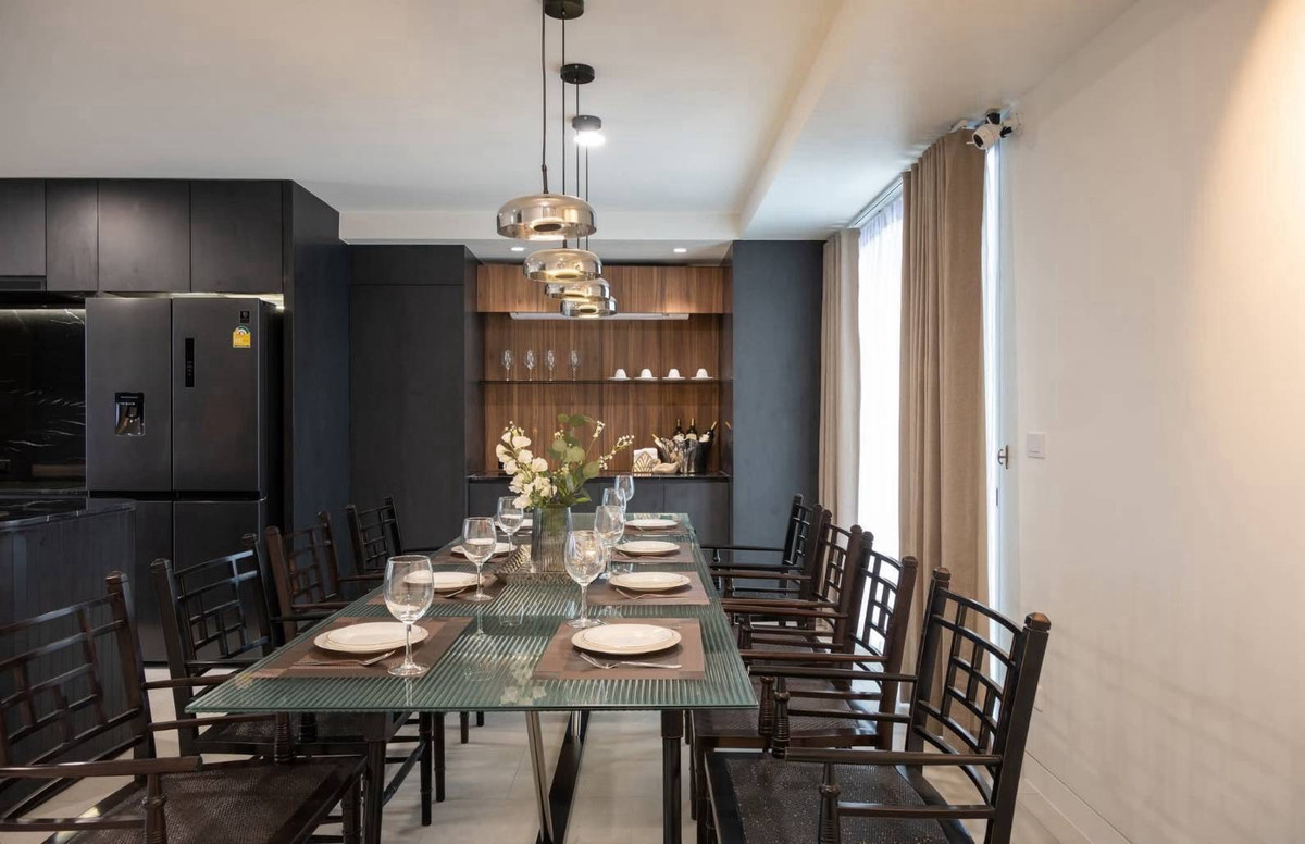 For SaleHome OfficeSapankwai,Jatujak : For sale 🏢 Luxurious 5-story home office with elevator + private swimming pool.
Saphan Khwai - Ari location | Modern Luxury design