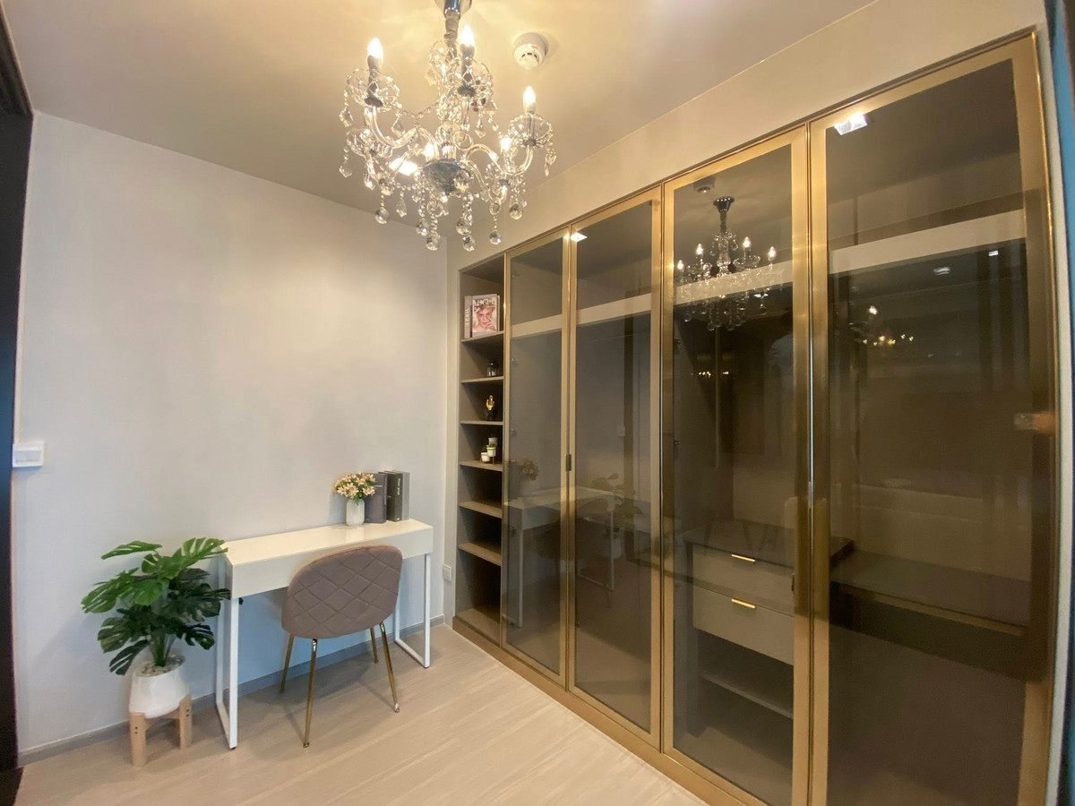 ให้เช่าคอนโดท่าพระ ตลาดพลู วุฒากาศ : 🏢✨ ให้เช่า ไลฟ์ สาทร เซียร์ร่า 📍 ห้องสวยพร้อมอยู่ วิวสระว่ายน้ำ