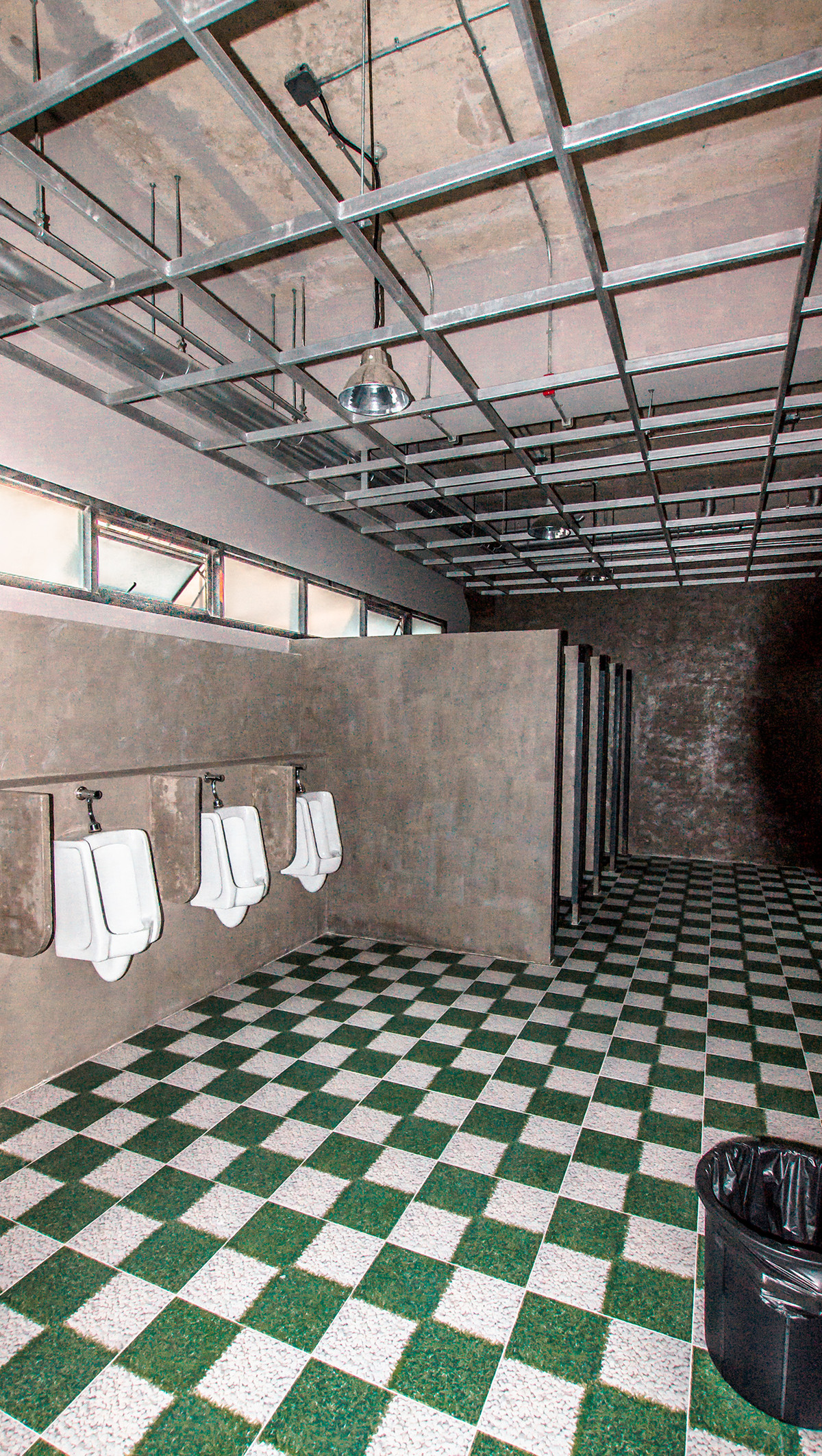 For RentWarehousePathum Thani,Rangsit, Thammasat : For rent: 2 rubber-soled futsal field areas, 4th floor, suitable for sports business operators.