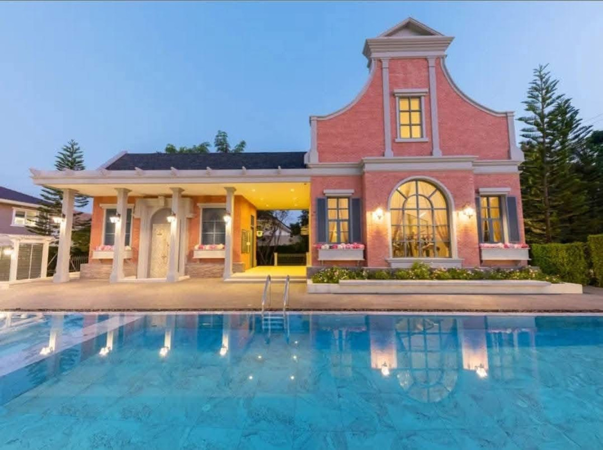 For RentTownhomeChiang Mai : Townhome for rent in the Villaggio - San Sai project, complete with furniture, area 89 sq m., 2 bedrooms.