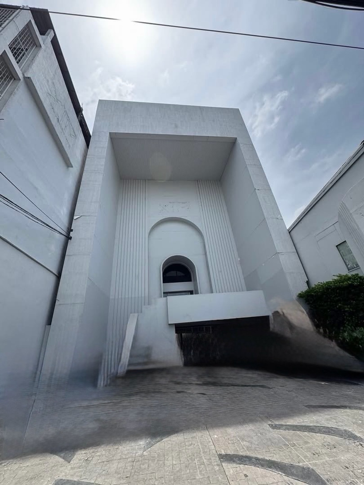 OfficeRathburana, Suksawat : 4-Storey Office Building for Sale and Rent on Suk Sawat Road, 1,400 sq.m with 16+ Parking Spaces, Ideal for Company Headquarters near BTS Pracha Uthit