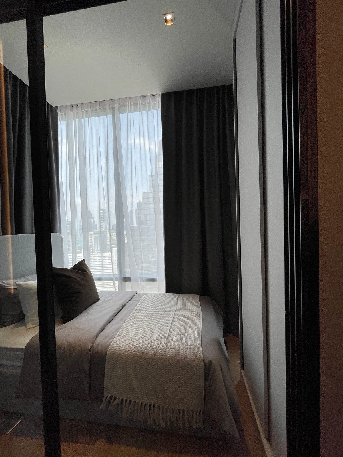 ขายคอนโดสีลม ศาลาแดง บางรัก : [THE PEAK OF SILOM] ASHTON SILOM – Rare 2BR Unit | ชั้น 32 วิวขอบฟ้า ประสบการณ์อยู่คอนโดที่เหมือนอยู่บ้าน 