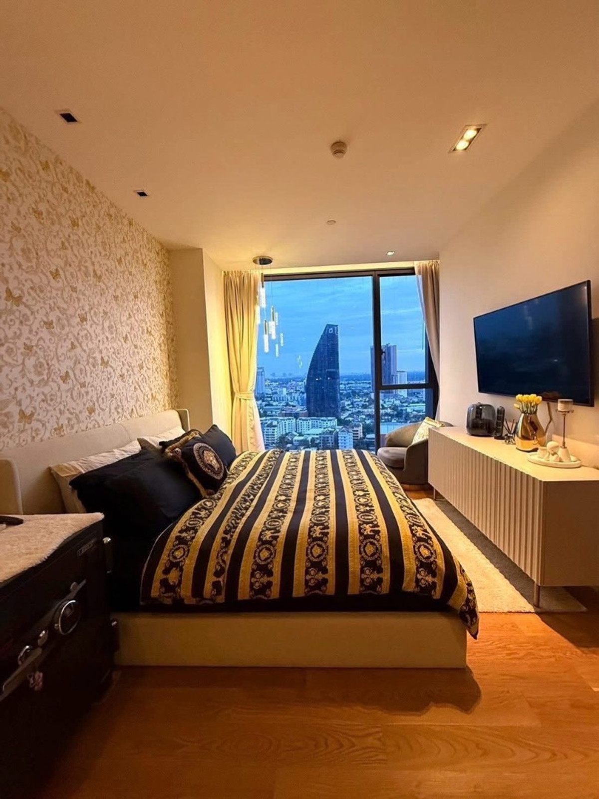 คอนโดสุขุมวิท อโศก ทองหล่อ : คอนโดใจกลางกรุงเทพ 1 ห้องนอน ห้องมุม  beatniq sukhumvit 31