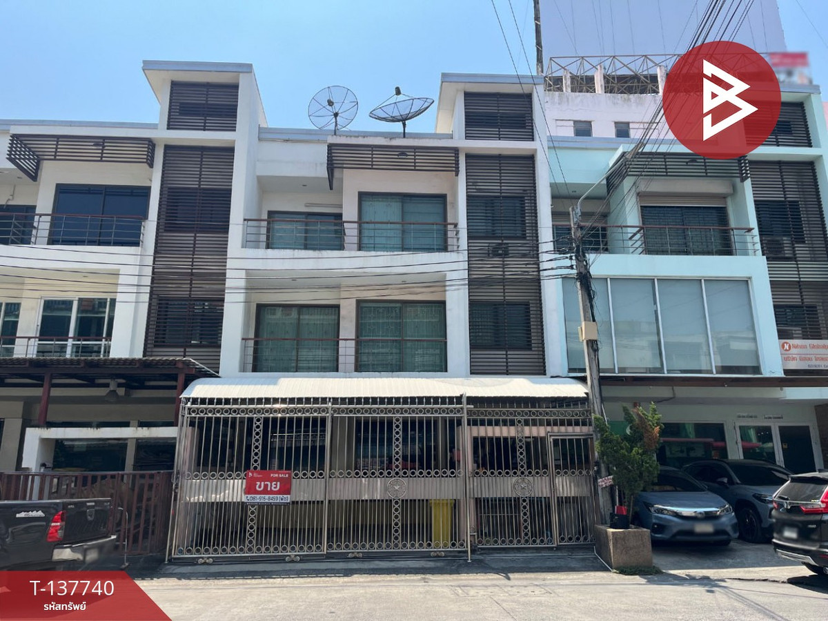 For SaleTownhomeSamut Prakan,Samrong : Townhouse for sale, 3 floors, area 32 sq m, Theparak, Samut Prakan.