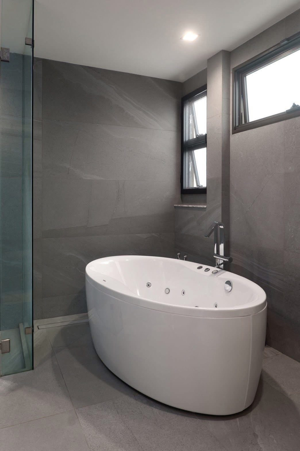 For RentHouseOnnut, Udomsuk : The Gentry Sukhumvit 101 Pet-Friendly House Near BTS Please call: 062-496-6454