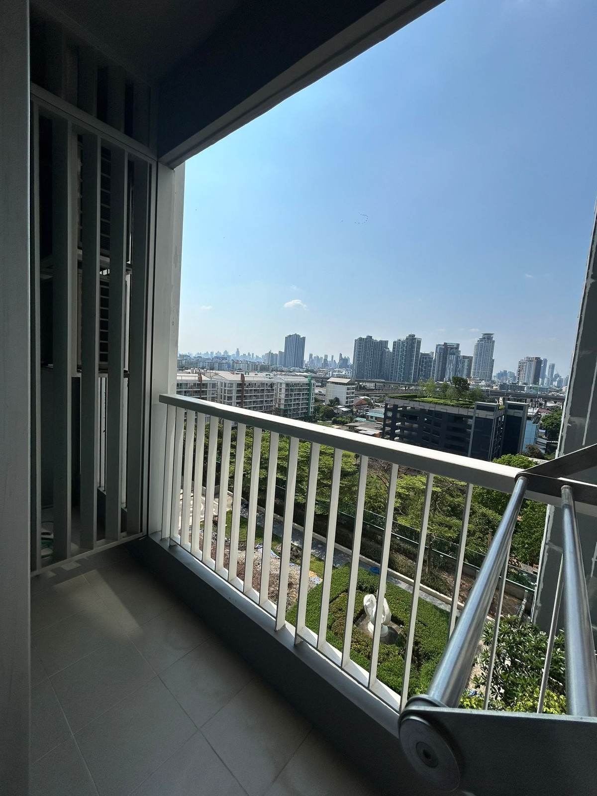 ให้เช่าคอนโดอ่อนนุช อุดมสุข : ให้เช่าห้องพร้อมทุกอย่าง รวมwifi ใกล้ BTSอ่อนนุช 200 ม. รับ3,6 เดือน 1 นอน 1 น้ำ ไซส์ 35 ตร.ม.20K.ราคาดีม้าก Rhythm Sukhumvit 089-6620022