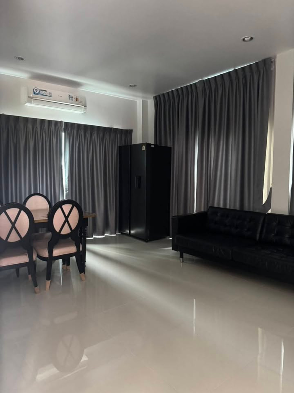 For RentHousePattaya, Bangsaen, Chonburi : Detached House H Living Life Chaipornwithee - Motorway / 4 Bedrooms (FOR RENT) BEWN146