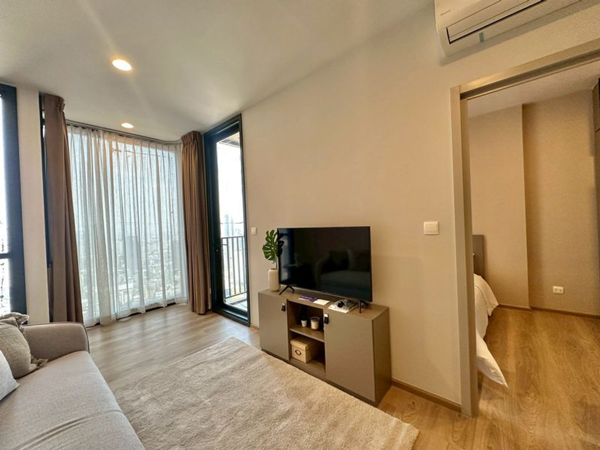 ให้เช่าคอนโดสุขุมวิท อโศก ทองหล่อ : Oka Haus Rama4, New Room !, Available for rent สอบถามได้ครับ