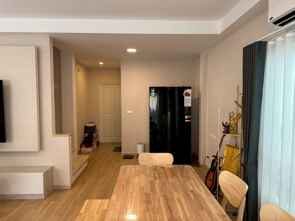 For RentNonthaburi, Bang Yai, Bangbuathong : 💕 Semi-detached house for rent, Q District Westgate project 💕 Beautiful house, ready to move in, complete with functions, suitable for both living and making a home office.