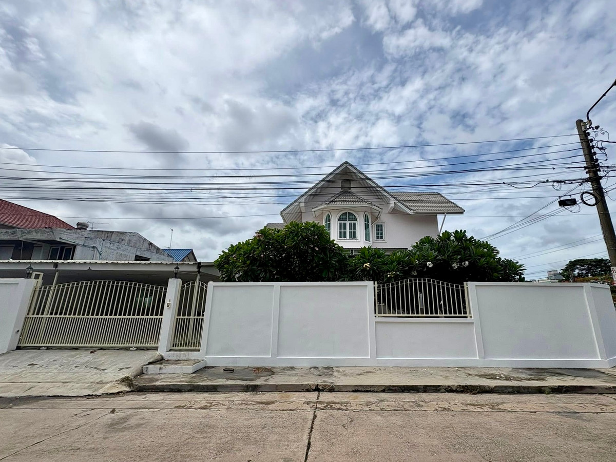 For SaleHouseOnnut, Udomsuk : Muangthong Village 4 Sukhumvit 101 / 4 Bedrooms (For Sale), Muangthong Village 4 Sukhumvit 101 / 4 Bedrooms (FOR SALE) GNG054