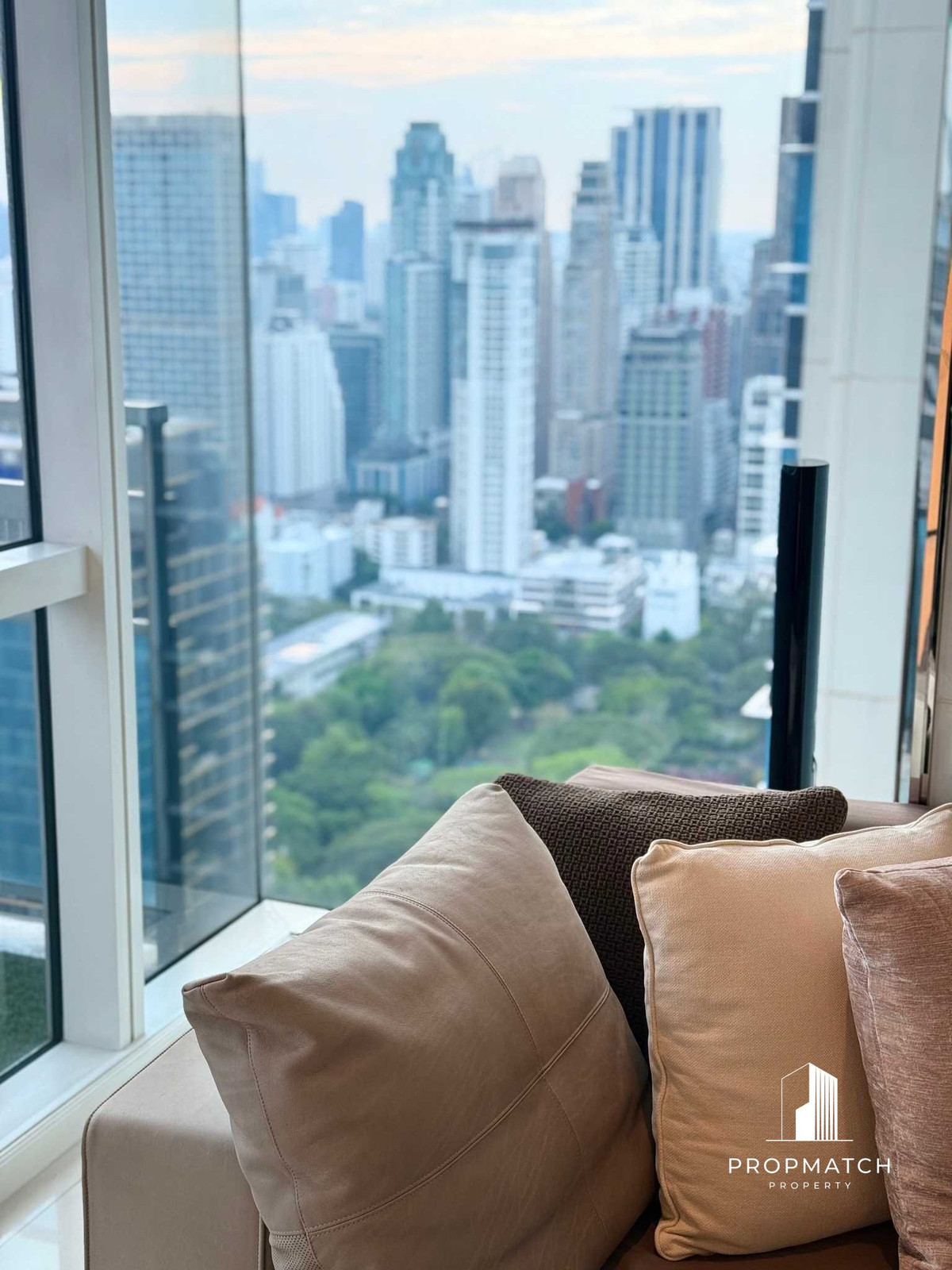 For RentCondoSukhumvit, Asoke, Thonglor : [STOP! A Living Masterpiece has just hit the market... 💎✨]  [The Throne of Wireless Road] – Legendary Unit for Rent @Athenee Residence Massive 140 SQ.M. | 2 Bed 2 Bath | Only 120,000.- / Month (Unbeatable Price!)
