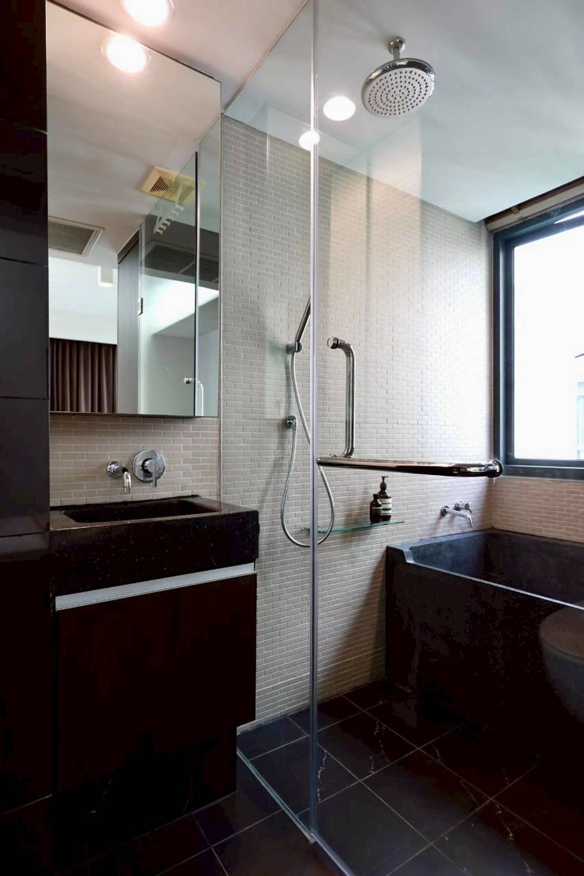 ให้เช่าคอนโดสุขุมวิท อโศก ทองหล่อ : ✅ SMJU105 ✅ Line : @p2nproperty