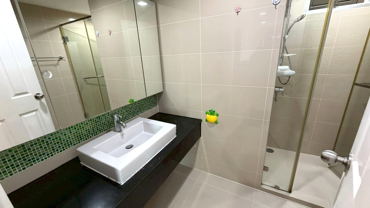 For RentCondoRama9, Petchburi, RCA : ✨ Big room, Rare Item! 3 bedrooms in the heart of Rama 9 | Live seriously, live life to the fullest ✨