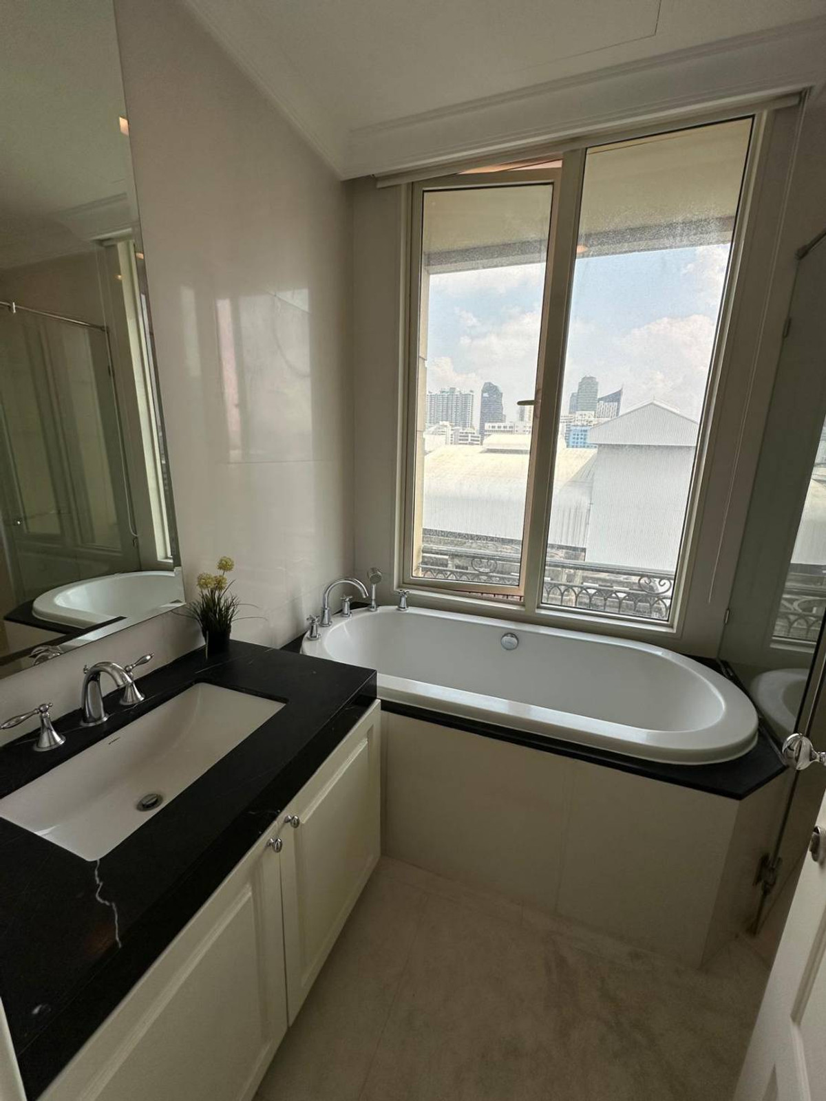 For RentCondoSukhumvit, Asoke, Thonglor : For rent: 2 bedrooms, 2 bathrooms, Royce Private Residence | Royce Private Residences