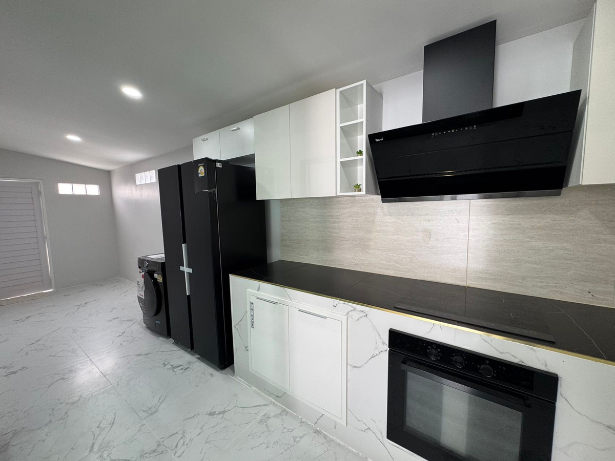 ขายบ้านพัทยา บางแสน ชลบุรี สัตหีบ : บ้านเดี่ยว หมู่บ้านเพิ่มทรัพย์ / 4 ห้องนอน (ขาย), House Permsab Village / 4 Bedrooms (FOR SALE) BEWN150