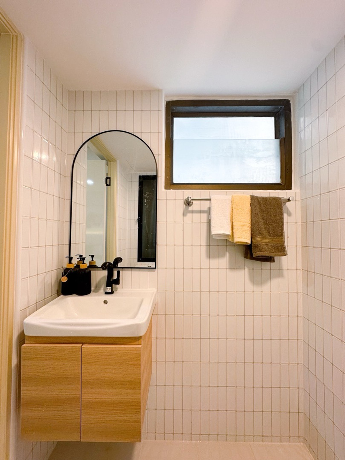 ขายคอนโดลาดพร้าว เซ็นทรัลลาดพร้าว : ขาย‼️คอนโดใกล้รถไฟฟ้าแค่400เมตร🚝💙💛ธันยาคารคอนโด ลาดพร้าว38🌈 ชั้น5 ขนาด29ตรม.1นอน1น้ำกั้นห้องเฟอร์ครบบิ้วอินแน่นพร้อมอยู่ ราคา 1.299ลบ ฟรีโอน✅