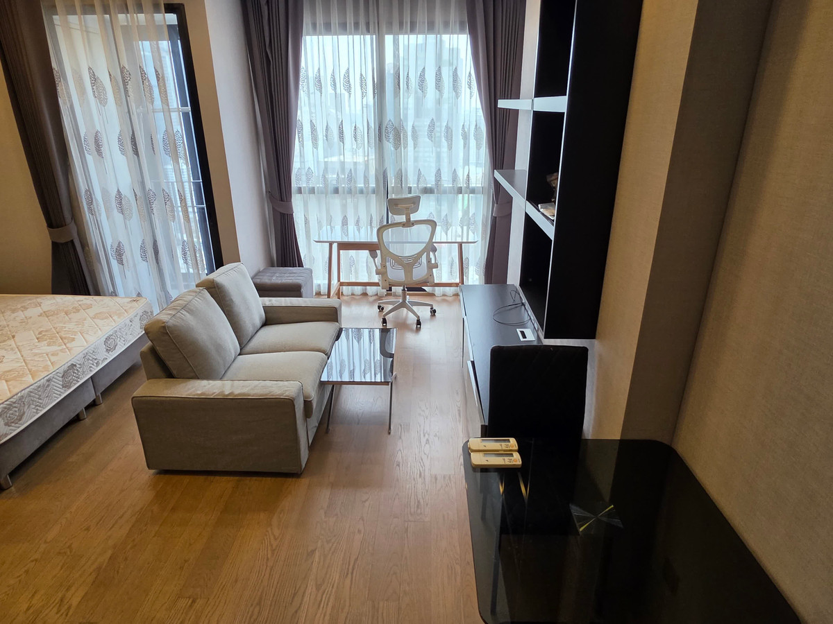 ให้เช่าคอนโดสยาม จุฬา สามย่าน : Ashton Chula Silom【𝐑𝐄𝐍𝐓】🔥อารมณ์พรีเมียมเข้มลึก รายละเอียดดูเฉียบทุกมุม🔥 ติดต่อไลน์ไอดี: @hacondo