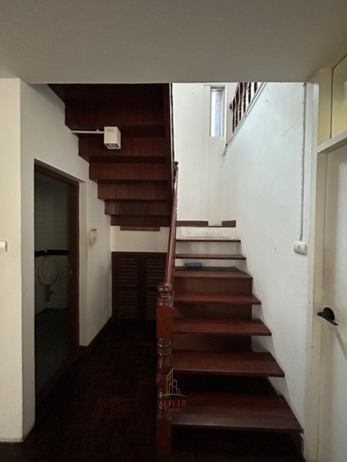 ให้เช่าโฮมออฟฟิศเกษตรศาสตร์ รัชโยธิน : RH034126 ให้เช่า Home Office สไตล์ Cafe 2 ชั้น ย่าน งามวงศ์วาน ใกล้ BTS และ ม.เกษตร