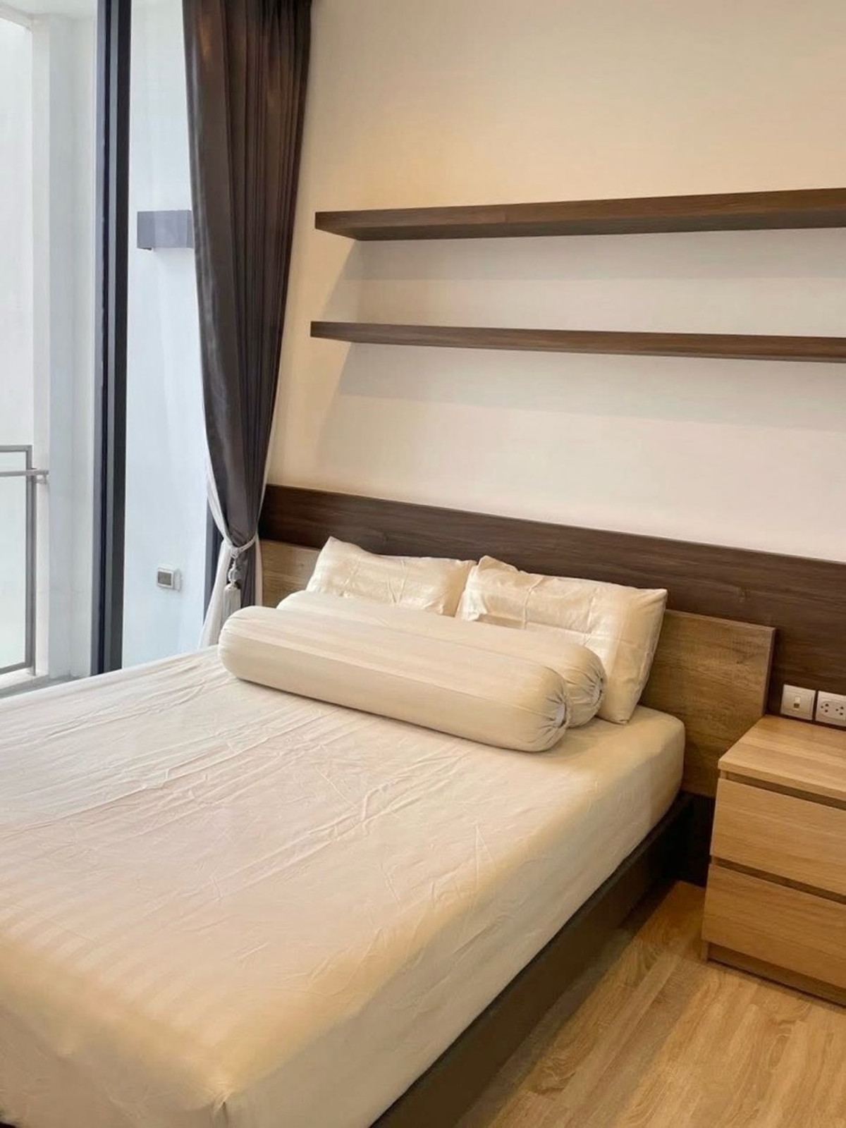 ให้เช่าคอนโดสะพานควาย จตุจักร : 📍โครงการ : เดอะ ไลน์ พหลโยธิน - ประดิพัทธ์
🚝 ใกล้ : BTS สถานีสะพานควาย 600 เมตร
💵 ราคาเช่า : 21,000 บาท / เดือน