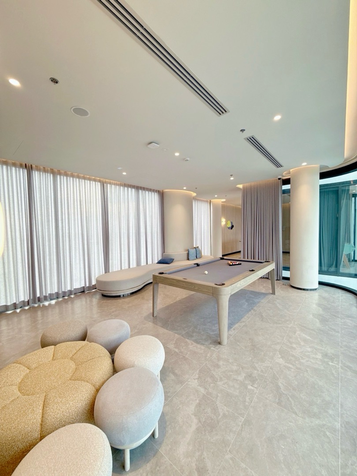 For SaleCondoKasetsart, Ratchayothin : 𝐂𝐎𝐁𝐄 Kaset-Sripatum, free down payment 𝐎 baht, light installments 𝟖,𝟗𝟎𝟎/month, new room, first hand, complete, ready to move in.