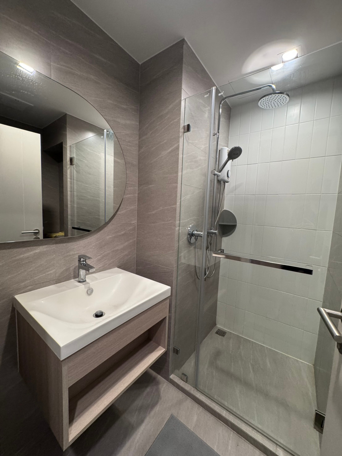 ให้เช่าคอนโดวงเวียนใหญ่ เจริญนคร : Reference Sathorn ติด bts Wongwianyai ห้องใหม่ ว่างพร้อมให้เช่า ฝั่งแม่น้ำ สอบถาม,นัดชมได้เลยครับ