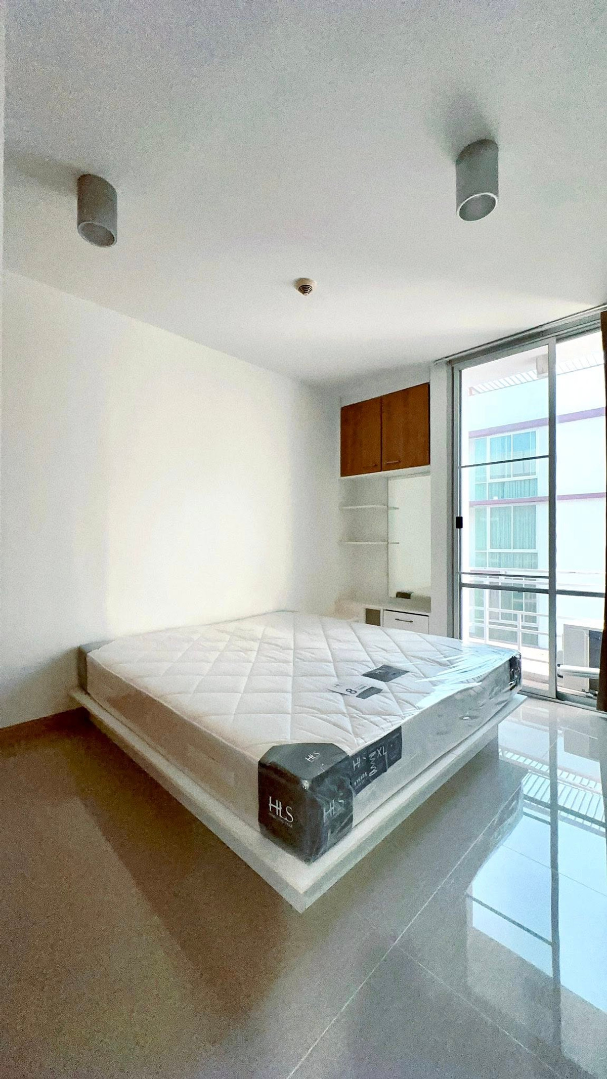 For RentCondoPattanakan, Srinakarin : E277 🎉310369 Condo for Rent The IRIS Rama 9 - Srinakarin