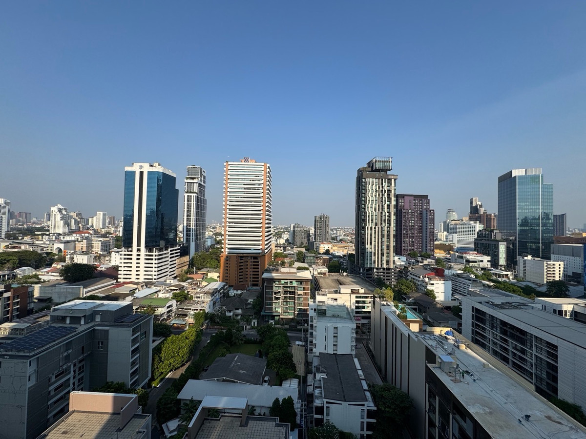 For RentCondoSukhumvit, Asoke, Thonglor : 🔥 Live in Thonglor with style — without overpaying 🔥 Culture Thonglor — prime location 🛏️1Bed 32sq.m. 28k/m
📞Phat 064-642-8664
📞Nui 094-624-2014