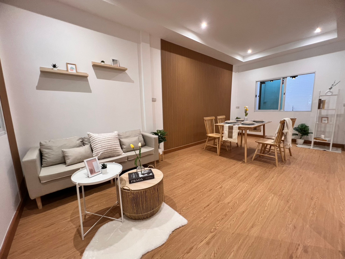 ขายทาวน์โฮมปิ่นเกล้า จรัญสนิทวงศ์ : ทาวน์โฮม 2 ชั้น 22.6 ตรว. รีโนเวทใหม่ พร้อมเฟอร์นิเจอร์ ถนนจรัญสนิทวงศ์ 35 ติดรถไฟฟ้า MRT