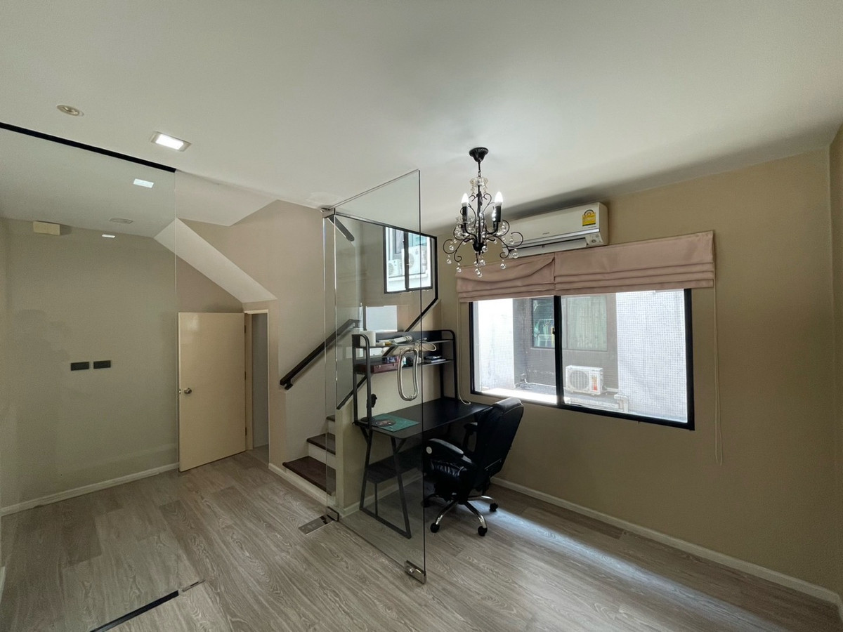 ขายทาวน์โฮมเกษตรศาสตร์ รัชโยธิน : ขาย บ้านกลางเมืองวิภาวดี  ซอยวิภาวดี 64 เเจ้งวัฒนะซอย 1 ใกล้ bts ราชภัฎพระนคร ม เกษตร ม ศรีปทุม เเละรถไฟฟ้าสายสีเเดง