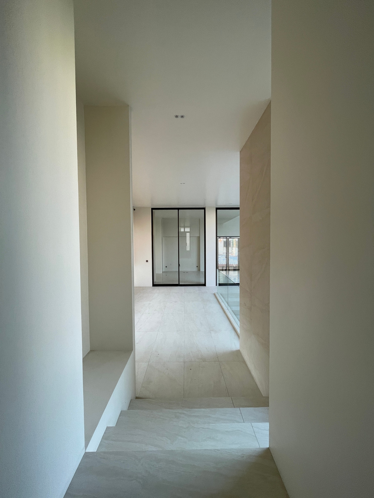 ขายบ้านเลียบทางด่วนรามอินทรา : 🔥 EXCLUSIVE PROMOTION 🔥โอกาสสุดท้ายในการครอบครองในราคาพิเศษที่สุด [ขาย] 💎 Ultra Luxury Show Unit | ELIVA Ekkamai - Eastville 💎 บ้านเดี่ยวหรู 3 ชั้น ดีไซน์ Mid-Century Modern — ความเป็นส่วนตัวสูงสุดเพียง 4 ยูนิตในโครงการ!