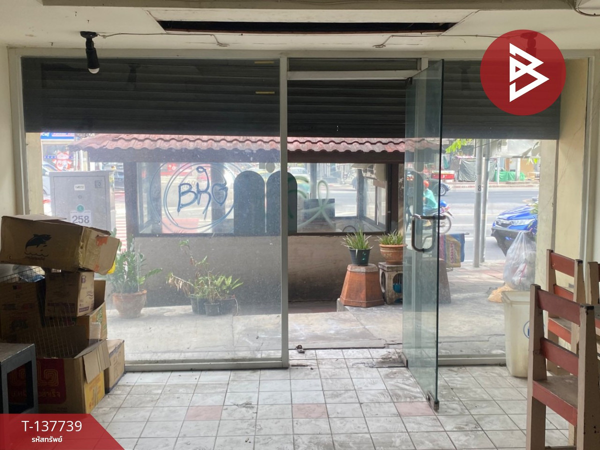 For SaleShop HouseBang kae, Phetkasem : 4-story commercial building for sale, area 24.1 sq m, Bangkok, next to Phetkasem Road, near MRT Bang Khae.