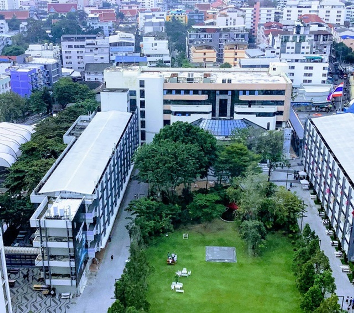 ให้เช่าอาคารพาณิชย์รัชดา ห้วยขวาง : ทำเลอินทามระ MRTสุทธิสาร 490ม. 5คัน อาคาร 5 ชั้นให้เช่า 2 คูหา ห้องมุม ตลาดห้วยขวาง ม.หอการค้าไทย 3นอน 3น้ำ ใกล้ 30 ตร.ว. 450 ตร.ม.