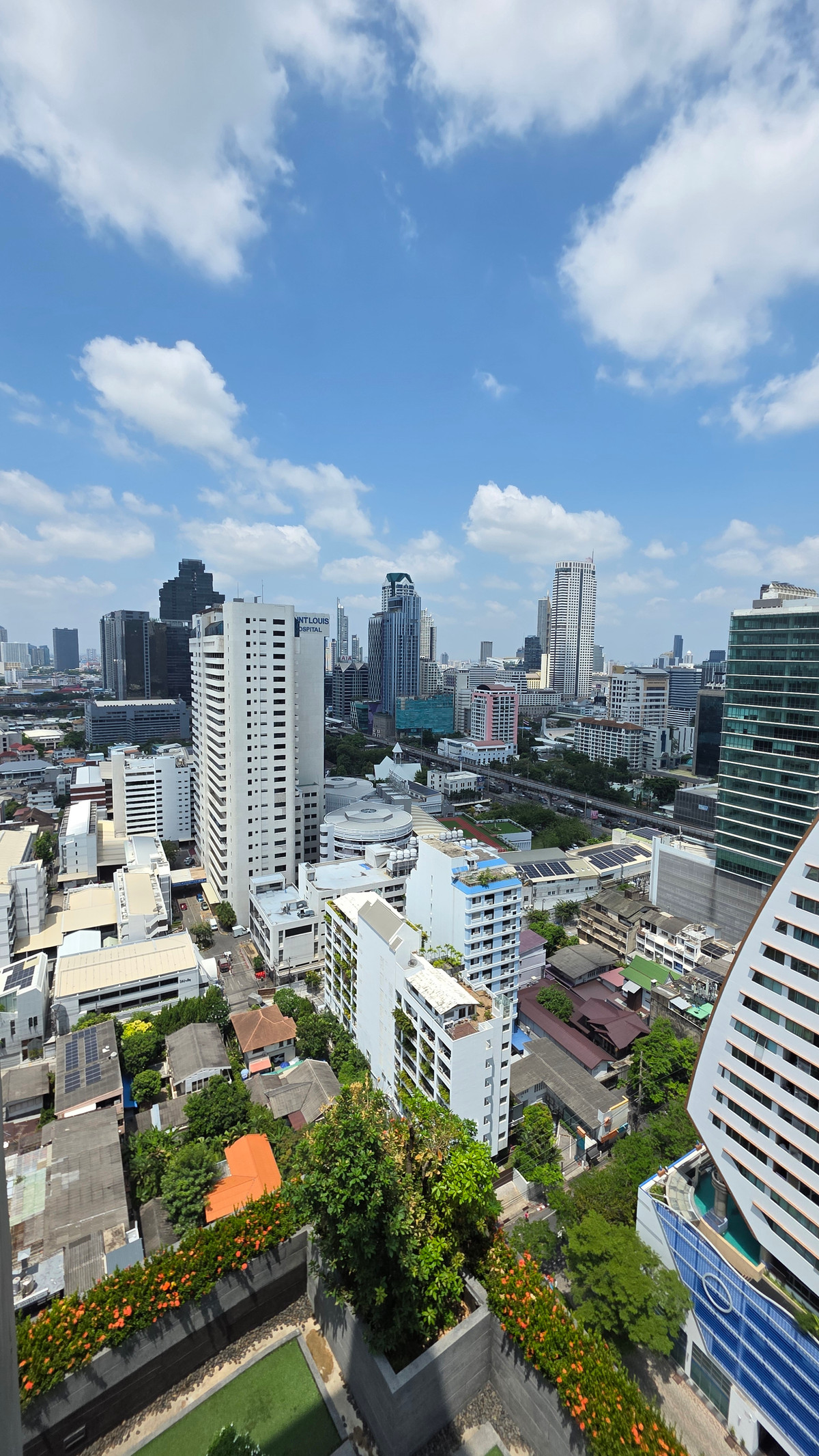 คอนโดสาทร นราธิวาส : เช่า-ขาย Centric Sathorn St.Louis @bts Saint Louis ยุ้ย 089-0415258