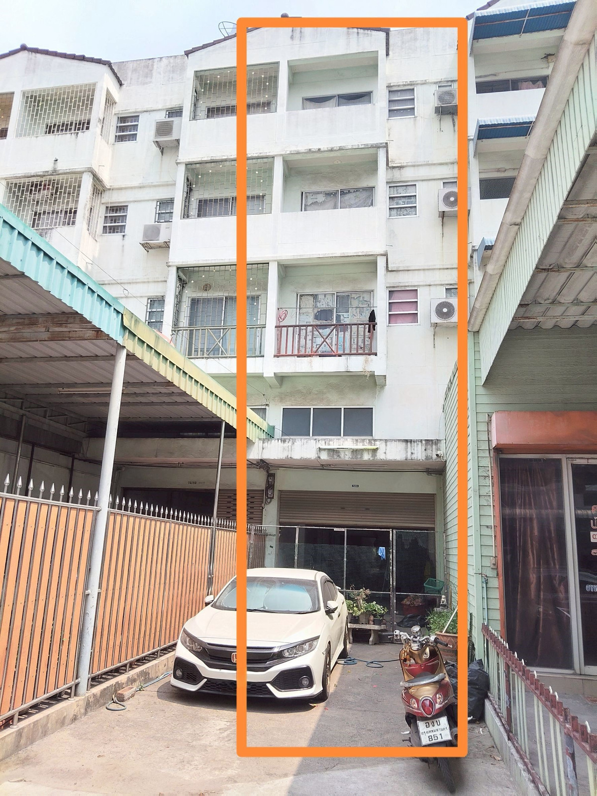 For SaleShop HouseVipawadee, Don Mueang, Lak Si : 96389 - Urgent sale! 4-story commercial building, cheapest price in this area. The owner has moved abroad and is in a hurry to sell.